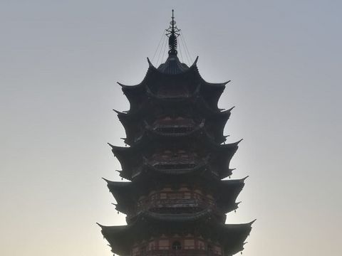 Chinesischer Turm im Sonnenuntergang